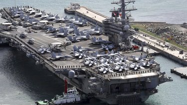 Tensión: el portaaviones más grande de EEUU navega hacia el Caribe