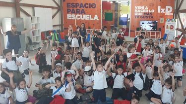 Padres y chicos, a no dormirse: se viene la Colonia del Infinito x Descubrir