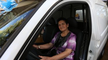 ¡Qué suertudos! Entregaron tres autos y otros premios en la Caja de Acción Social