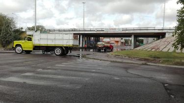 Atención conductor: 9 de Julio y Avenida Circunvalación, cortado por anegamiento de calzada