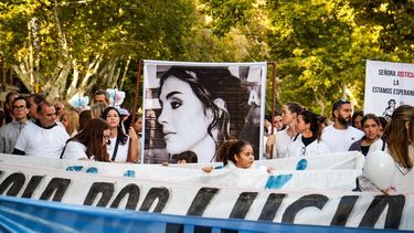 Un centenar de sanjuaninos conmemoró el sexto mes sin Lucía Rubiño