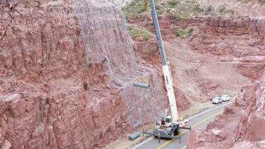 El sanjuanino que pone el sistema antiderrumbe en la 150