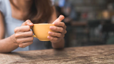 Un desayuno a ciegas en el Día del Bastón Blanco, para aprender y ser consciente.