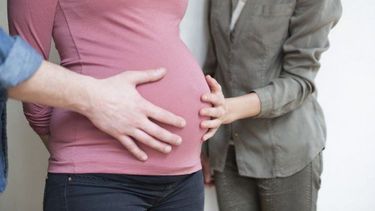 Precedente histórico en San Juan: una mujer gestará el bebé de su hermana tras un fallo judicial