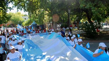 Capital y un cierre a puro celeste y blanco