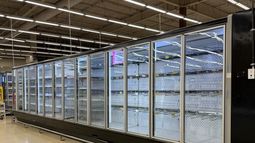 Góndolas vacías y una liquidación feroz: así está el Híper Libertad en sus últimos días Góndolas vacías y una liquidación feroz: así está el Híper Libertad en sus últimos días
