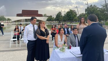 El primer matrimonio emblemático de San Juan rompió con todos los estereotipos: él 70, ella 38