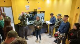 Gendarmería allanó un local del centro sanjuanino y secuestró millones de pesos Gendarmería allanó un local del centro sanjuanino y secuestró millones de pesos