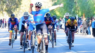 Comienzan una colecta solidaria para ayudar a un ciclista que se desfiguró el rostro en una carrera
