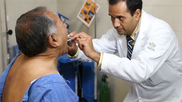 Una sanjuanina descubrió por qué los hombres van menos que las mujeres al médico