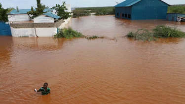 Las inundaciones en Kenia ya se han cobrado al menos la vida de 42 personas.