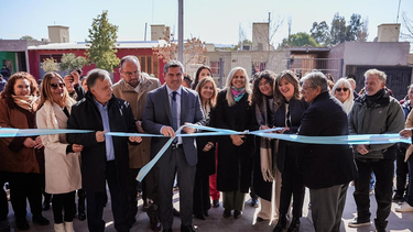 El gobernador Orrego inauguró el moderno edificio de la Escuela Blas Parera en Rivadavia