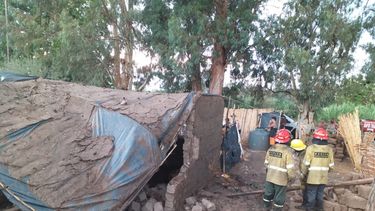 Un lamentable comienzo de año: la lluvia y el viento provocaron el derrumbe de una casa en Pocito