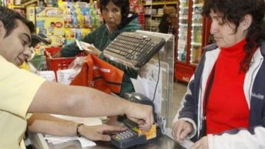 Darán un monto extra a los beneficiarios de la Tarjeta Social