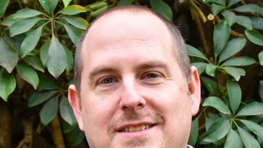 El escritor que inspira a las mujeres, muy cerquita de San Juan