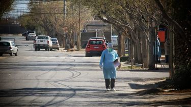 Historias de cuarentena en San Juan: la anécdota entre una enfermera y un policía