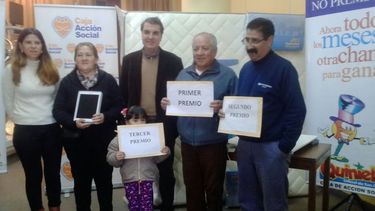 La Caja premió a los no ganadores y a una escuela