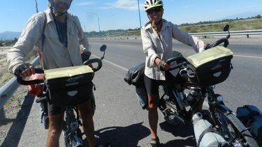 Franceses en bici por el mundo, fascinados con Agua Negra