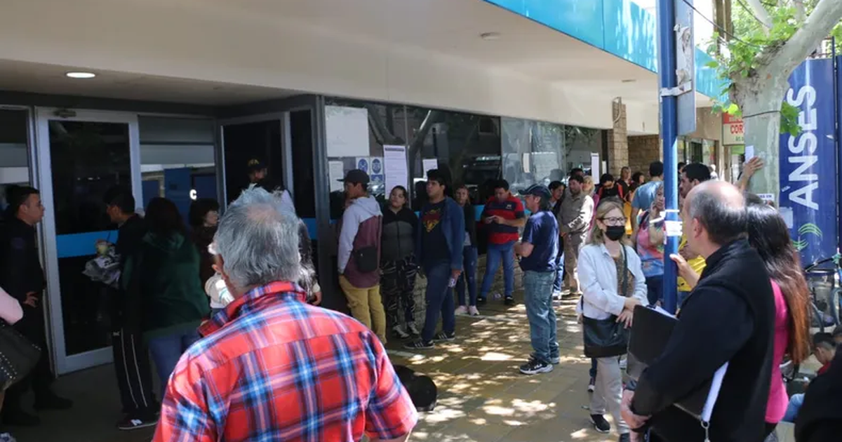 Furor por el crédito de ANSES en San Juan: más de 400 en un día y ...