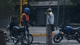 Prohibieron el estacionamiento de motos en algunas zonas de Capital, mirá cuáles