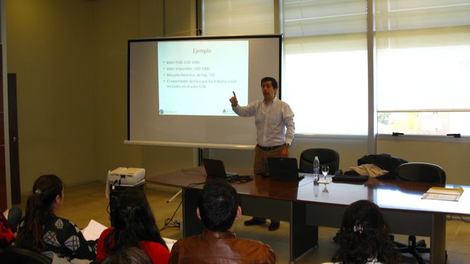 Sanjuaninos aprendieron sobre Operatoria Bancaria de Comercio Exterior