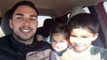 Secuestró a sus dos hijos y los asesinó
