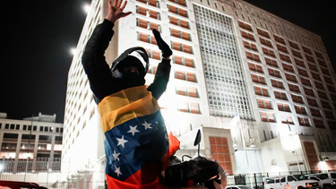 En Venezuela ordenaron el arresto de las personas que apoyen la operación de Estados Unidos