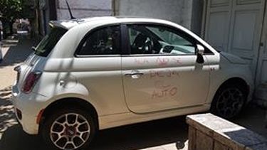 Le escracharon el auto: lo dejó en un garage y la dueña no pudo sacar su vehículo