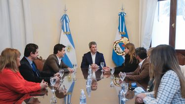 Uñac recibió a las nuevas autoridades de Salud y dialogaron sobre los desafíos que se vienen