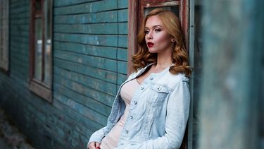 Cómo combinar correctamente tu outfit con el maquillaje