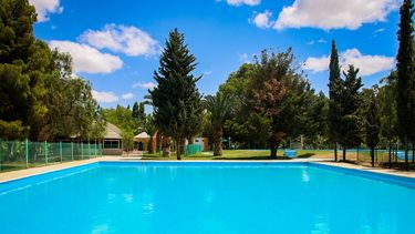 Los campings del Dique de Ullum, entre ellos el Palmar del Lago con sus piletas, ya están listos para recibir a la gente en esta temporada de verano.&nbsp;