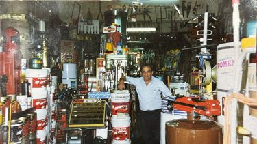 La ferretería-museo de Albardón que cumple 100 años de historia familiar