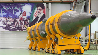 Irán prepara misiles contra bases norteamericanas, por si Trump decide intervenir en la guerra con Israel