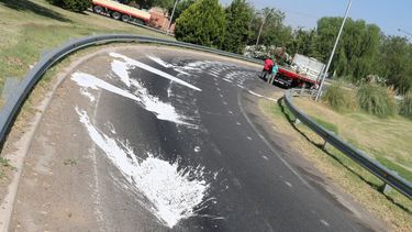 Circunvalación: tiraron pintura y cortaron un tramo