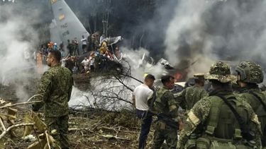 Al menos ocho muertos y 83 heridos deja accidente de avión militar en sur de Colombia