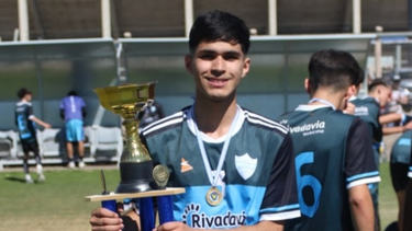 Jeremias Páez, el pibe sanjuanino que salió adelante luego del accidente en la cancha de fútbol y ahora espera una nueva operación en medio de la puja entre el seguro y la obra social.