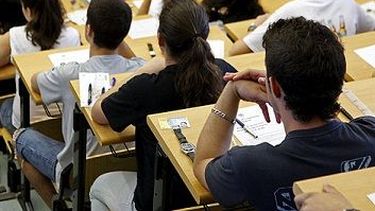 Fundación Banco San Juan convoca para la renovación de las becas 2015