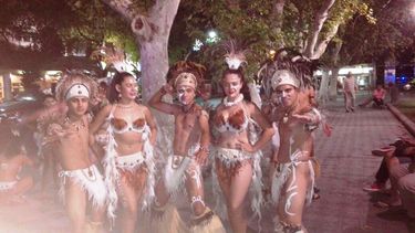 Los chilenos tuvieron su pasada con bailarines en el Carrusel del Sol