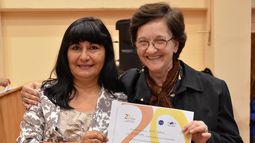 Homenaje a psicólogos y trabajadores sociales con más de 20 años de labor