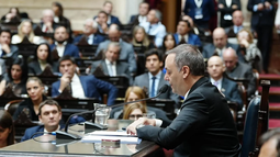 Manuel Adorni expuso el informe de gestión en Diputados, se cruzó con la oposición, negó las acusaciones y aseguró que no renunciará Manuel Adorni expuso el informe de gestión en Diputados, se cruzó con la oposición, negó las acusaciones y aseguró que no renunciará