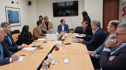 El acto se realizó en el EPRE, donde se confirmó que no hubo ofertas para disputar el control accionario de Naturgy San Juan. Pero la firma que compró el pliego ahoa conoce todo el negocio de la distribuidora sanjuanina. El acto se realizó en el EPRE, donde se confirmó que no hubo ofertas para disputar el control accionario de Naturgy San Juan. Pero la firma que compró el pliego ahoa conoce todo el negocio de la distribuidora sanjuanina.