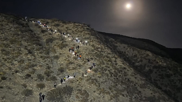 San Martín invitó a los sanjuaninos a una nueva jornada de trekking bajo la luz de la Luna Llena.