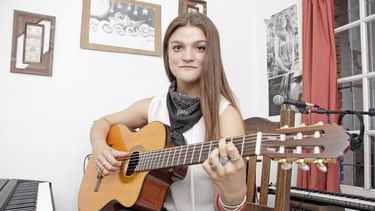 El delicioso despertar musical de Martina Flores