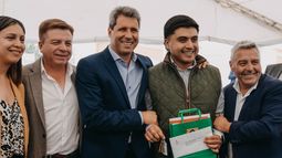 Más de 60 familias de Jáchal recibieron la llave de la casa propia