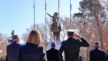 El gobernador Uñac homenajeó a San Martín en el 170 aniversario de su muerte