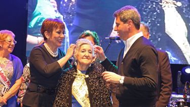 Una chimbera es la nueva Reina del Adulto Mayor