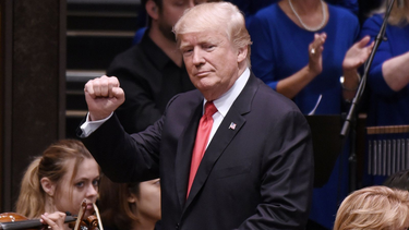 Denunció que Trump la violó cuando era niña y la golpeó cuando intentó defenderse