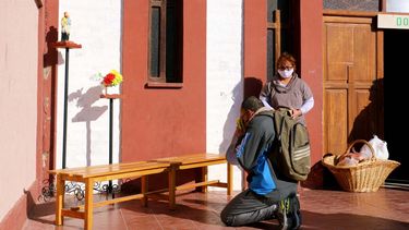 De rodillas y entre lágrimas: estos fueron los pedidos de los sanjuaninos a San Cayetano