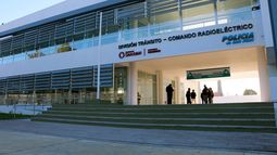 Casa nueva, grande e iluminada para dos divisiones policiales