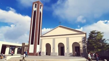 La reconstrucción de la histórica Iglesia de Jáchal, muy cerca